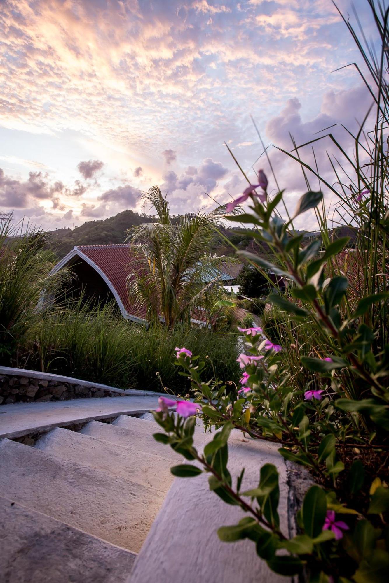 Drop In Surf Lodge Kuta  Exterior photo